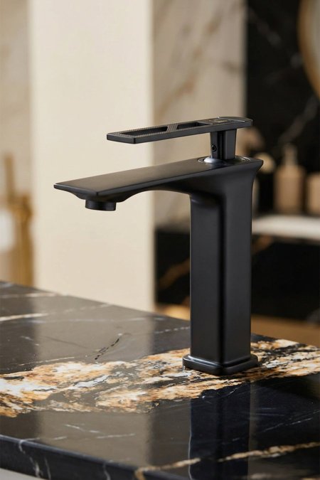 حنفية مغسلة مربّعة طويلة – أسود مطفي