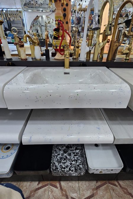 حوض مغسلة مستطيل لون أبيض بنقشة