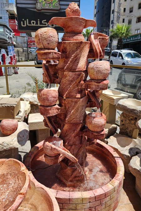 نافورة الأباريق المتدرجة – إضاءة LED (ستايل تراثي)