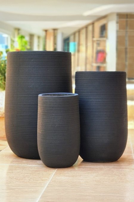 كواوير ديكور سوداء طويلة بتصميم عصري