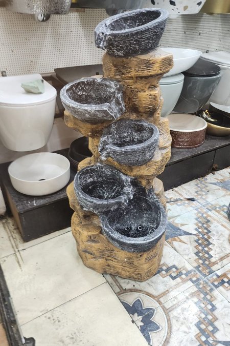 نافورة الشلال الصخري (4 جاطات) – أسود مع بني رملي