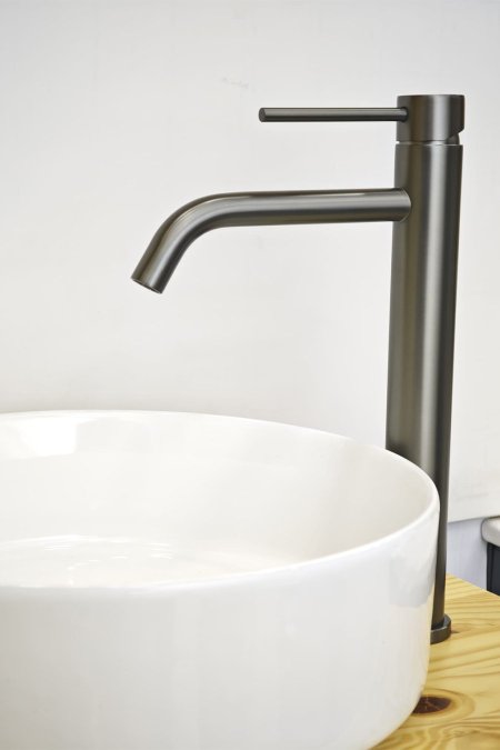 حنفية مغسلة جرافيت طويلة بتصميم دائري