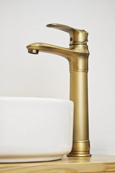 حنفية مغسلة ذهبي مطفي طويلة