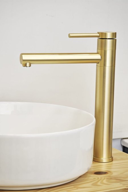 حنفية مغسلة ذهبية مطفية طويلة بتصميم دائري