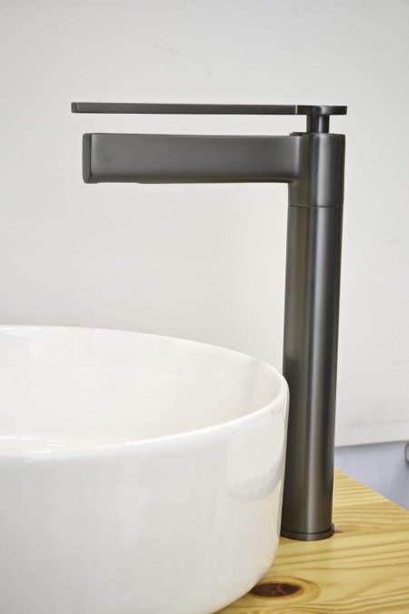 حنفية مغسلة جرافيت طويلة بتصميم مودرن