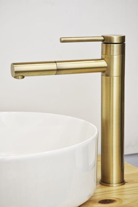 حنفية مغسلة ذهبية  طويلة بتصميم مودرن