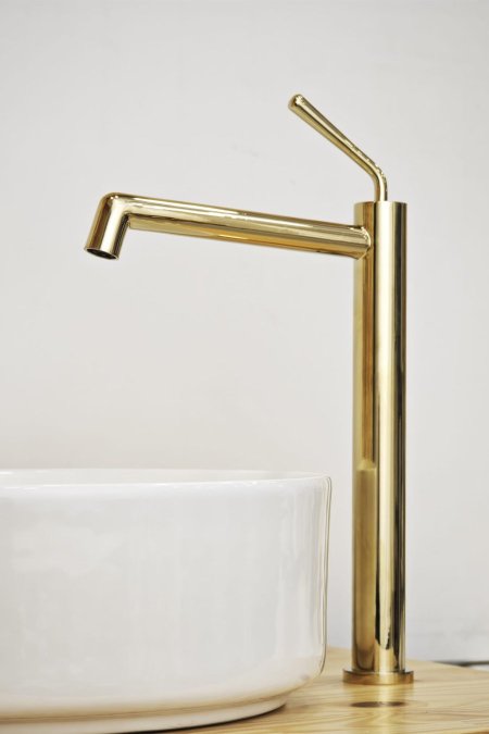 حنفية مغسلة أرضية ذهبية بتصميم عصري نحيف