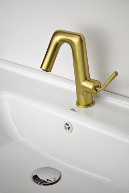 حنفية مغسلة ذهبي مطفي بتصميم هندسي عصري