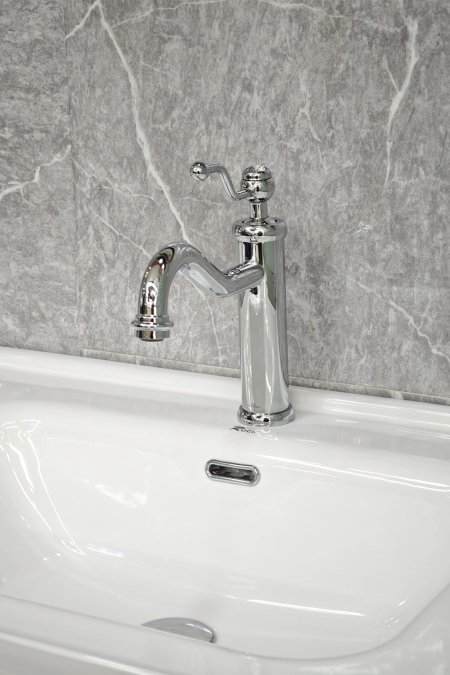 حنفية مغسلة كروم بتصميم كلاسيكي فاخر