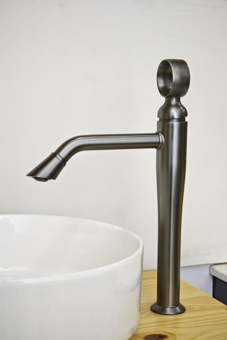 حنفية مغسلة رمادي غرافيت بتصميم فاخر ومقبض دائري