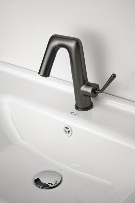 حنفية مغسلة رمادي غرافيت بتصميم هندسي عصري