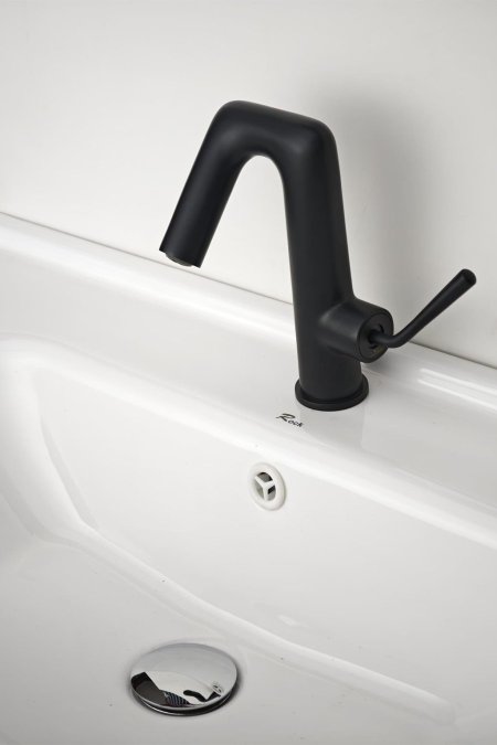 حنفية مغسلة أسود مطفي بتصميم هندسي عصري