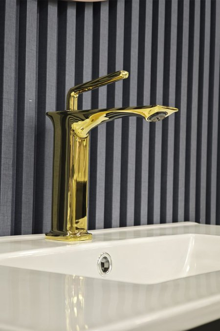 حنفية مغسلة ذهبية بتصميم هندسي فاخر