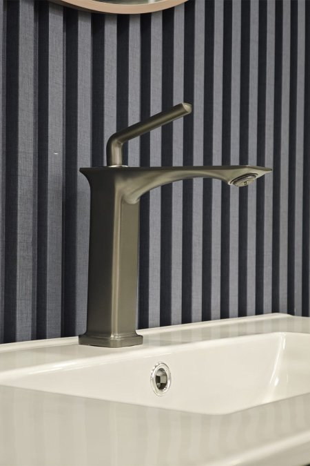 حنفية مغسلة رمادي غرافيت بتصميم هندسي فاخر