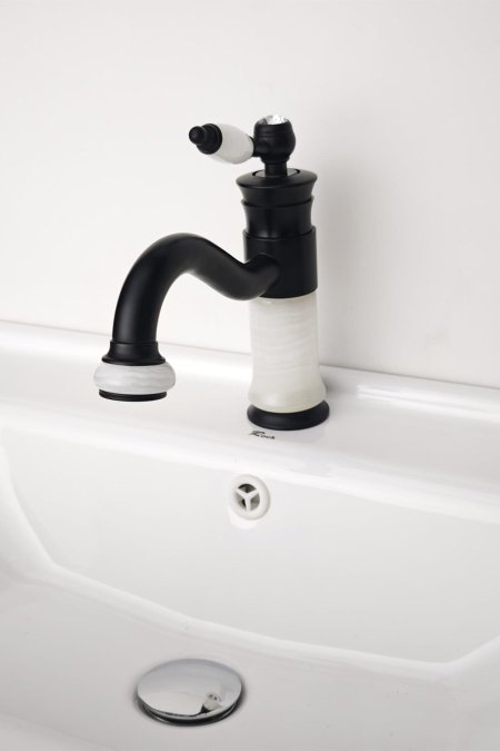 حنفية مغسلة أسود مطفي مع أبيض رخامي بتصميم كلاسيكي فاخر