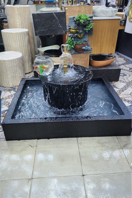 نافورة "الينبوع الأسود"