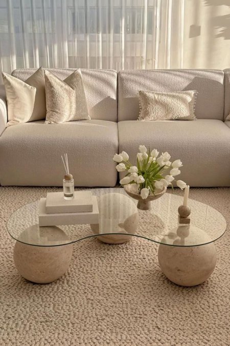 طاولة الكرات الزجاجية