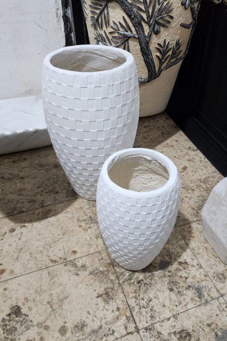 طقم قوّارات طويلة بنقشة مربعات باللون الأبيض 🤍