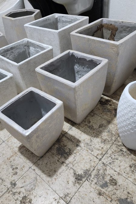 طقم قوّارات مربعة بلون رمادي فاتح 🩶