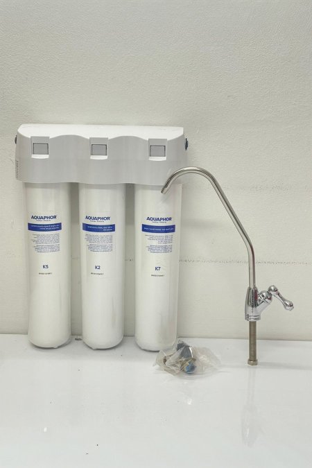 فلتر مياه Aquaphor ثلاثي المراحل مع حنفية معدنية