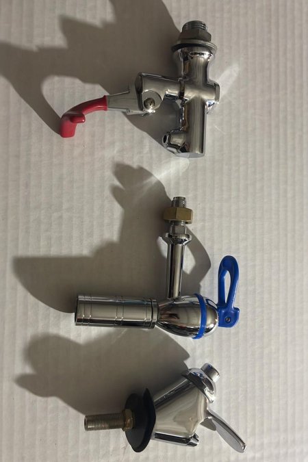 حنفيات معدنية متعددة الاستخدام