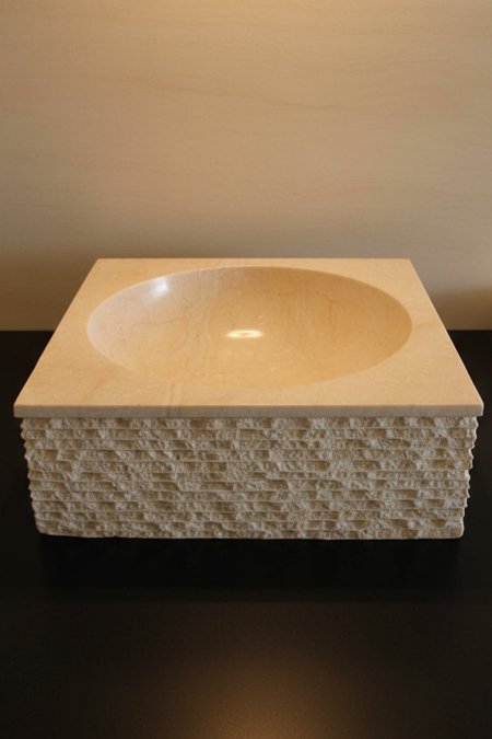 حوض مغسلة حجري مستطيل بنقشة جانبية – تصميم فاخر