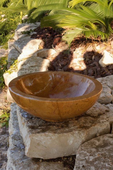 حوض مغسلة حجري طبيعي – لون بني فاخر