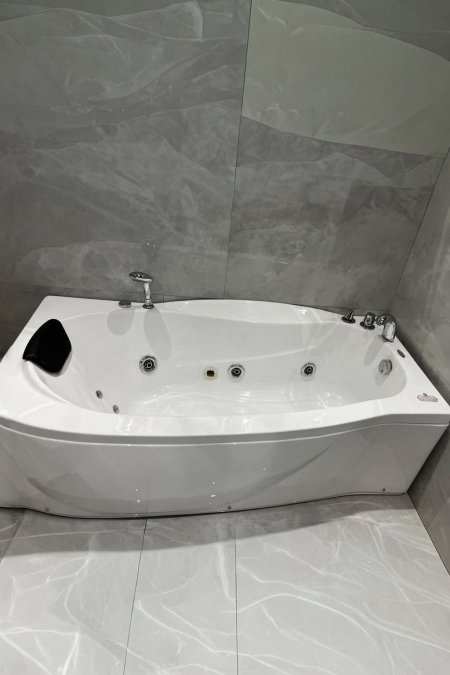 جاكوزي مستطيل هيدرومساج جداري