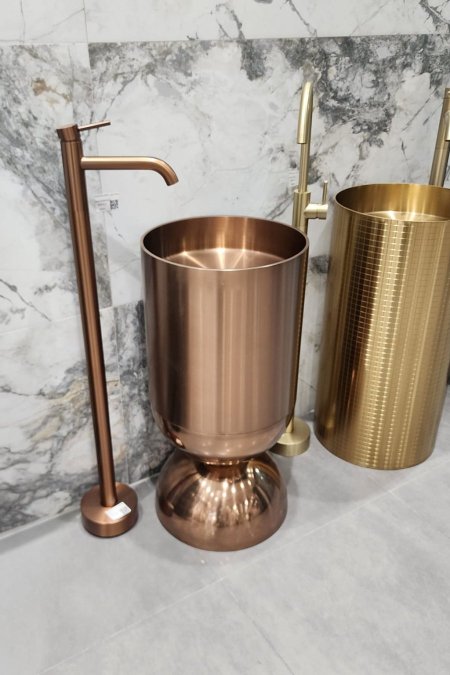 مغسلة ستاند معدنية – لون روز غولد