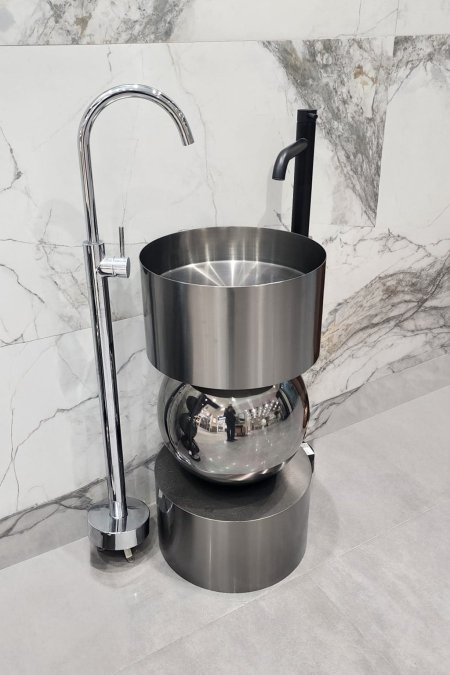 مغسلة ستاند ستانلس بتصميم هندسي مزدوج