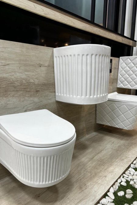 مرحاض تعليق – تصميم خطوط طولية