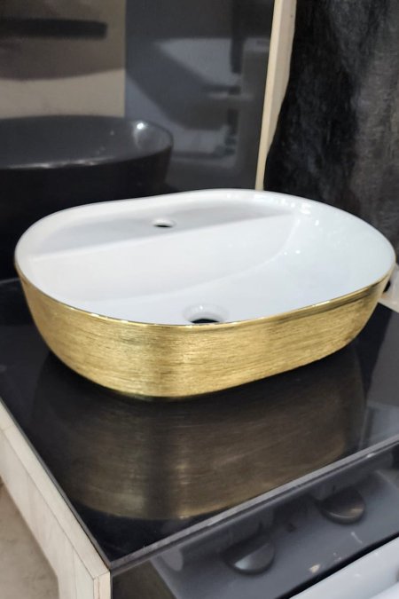 حوض مغسلة أبيض بحواف ذهبية – موديل غولد فيو