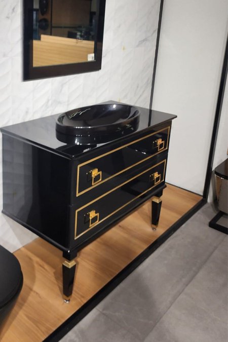 وحدة حمّام ستانلس أسود فاخر مع حوض ستانلس