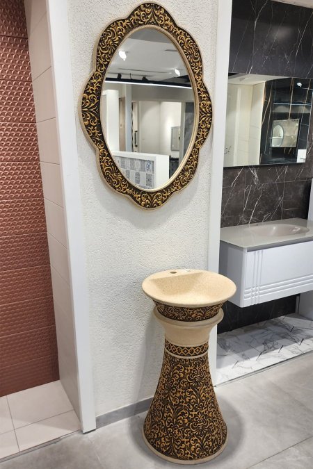 مغسلة أرضية شرقية بنقش ذهبي – مع مرآة بيضاوية مطابقة