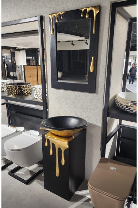 مغسلة مودرن بتصميم الذوبان الذهبي – مع مرآة مطابقة