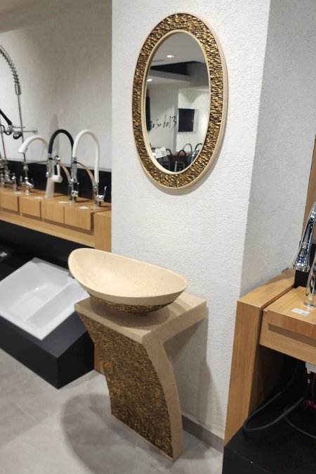 مغسلة حجر صناعي بتصميم منحوت