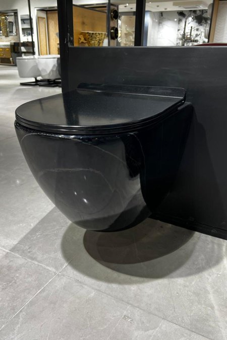 مرحاض مُعلّق أسود بالكامل – تصميم رخام فاخر