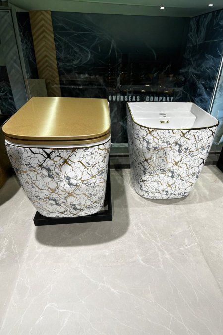 طقم مرحاض جداري مع بيديه – نقش رخام فاخر مع غطاء ذهبي