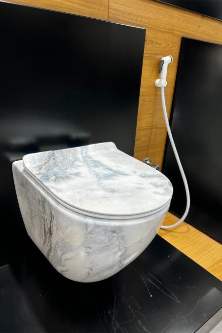 مرحاض جداري رخامي فاخر – تصميم رخامي طبيعي