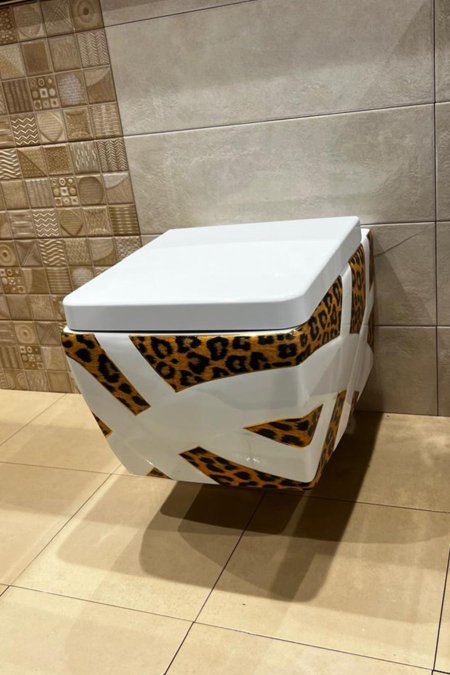 مرحاض جداري بتصميم الليوبارد الفاخر – Leopard Wall-Hung Toilet