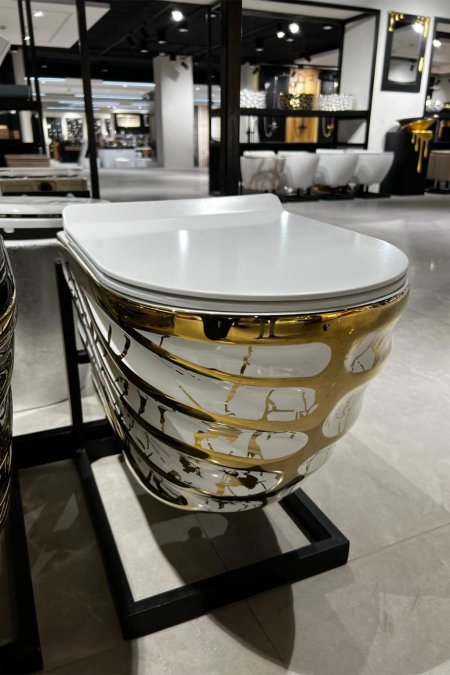 مرحاض جداري بتصميم الفخامة الذهبية – Golden Art Wall-Hung WC