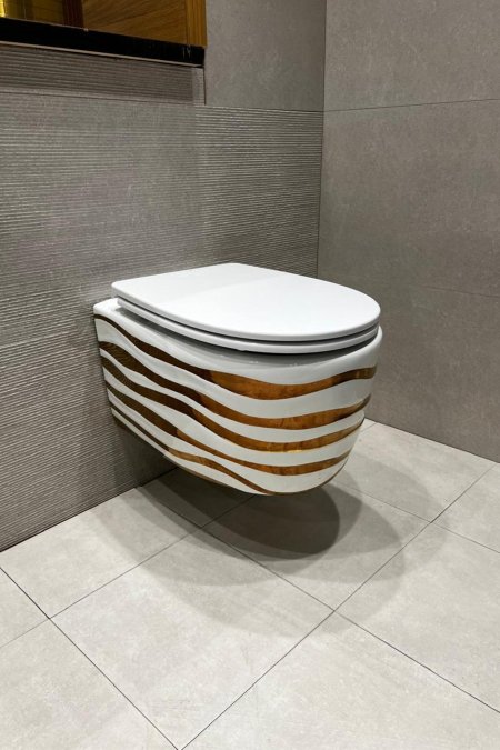 مرحاض جداري بتصميم الأمواج الذهبية – Golden Waves Wall-Hung WC