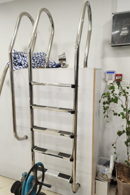 سُلّم مسبح ستانلس خمس درجات