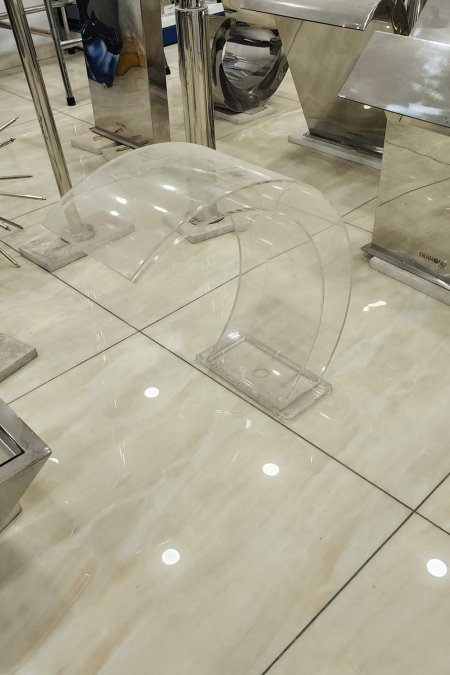 شلال أكريليك للمسابح – تصميم شفاف فاخر