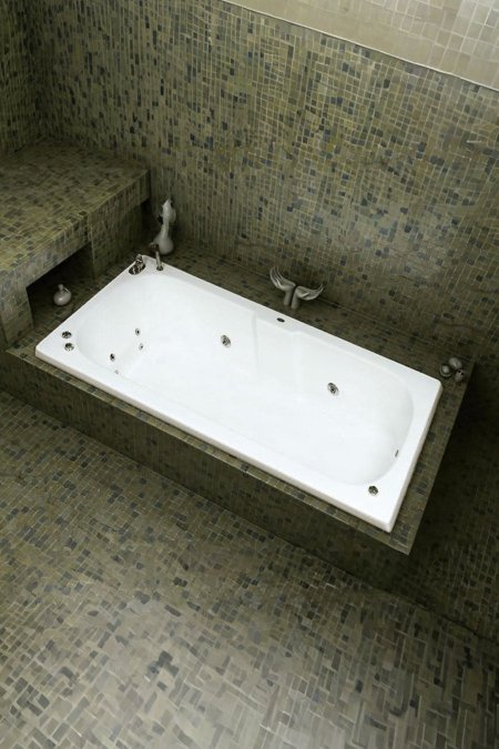 بانيو جاكوزي مستطيل مدمج – نظام مساج مائي