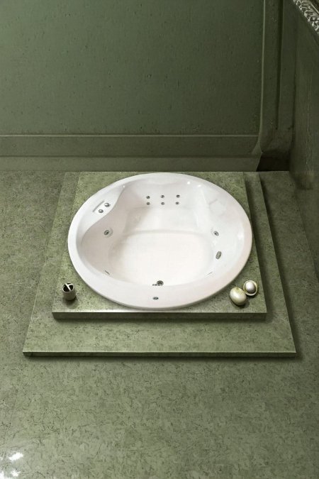 جاكوزي دائري مدمج بنفاثات مساج