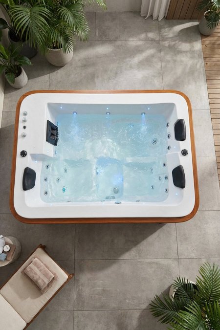 جاكوزي خارجي 4 مقاعد بإطار خشبي وإضاءة LED