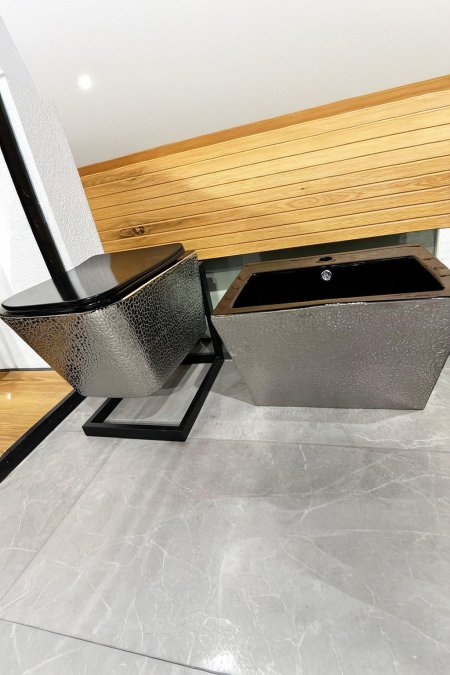 طقم مرحاض ومغسلة فضّي بأسود بنقشة متشققة مودرن